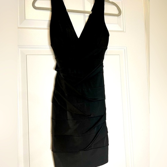 XS Black Drees NWOT - Picture 1 of 5
